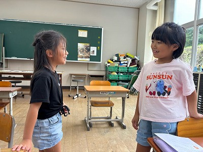 1・2年学活「これってカワイイ?ヘン?」3
